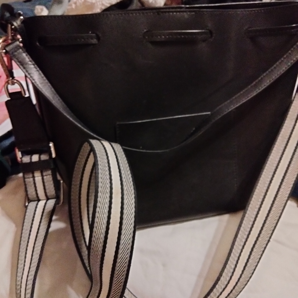 Black leather medium size Michael kors purse